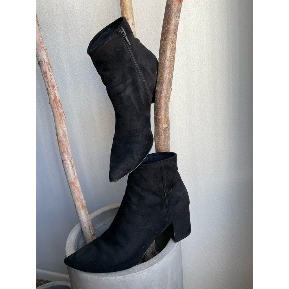Steve Madden Faux Suede Heel Boot Size 8